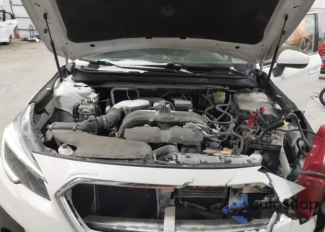 2018 Subaru Outback 2.5I Premium z USA, uszkodzony, nr VIN 4S4BSACC2J3368545